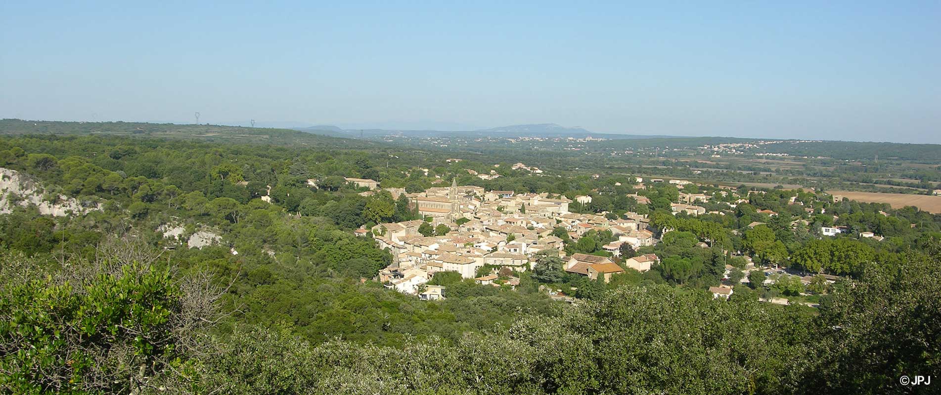 Collias village du Gard entre Uzès et le Pont du Gard